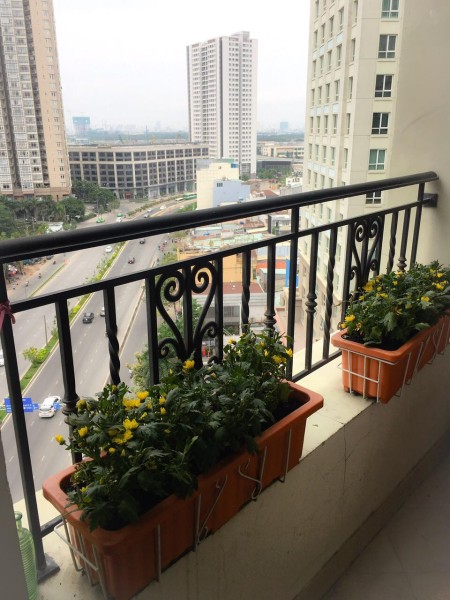 Hot !!! Cho thuê căn hộ 2PN view thành phố, full nội thất tại The Manor