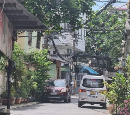 Bán nhà mới ở ngay Trường Chính, phường 14 thông khu Bàu Cát - 7,x TỶ