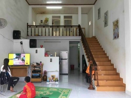 Bán nhà mặt phố chỉ 730 triệu có sổ hồng ngay trung tâm thị xã Chơn Thành với nhiều ưu đãi.
