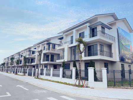 Chính chủ bán biệt thự xây 3 tầng 180m2, ngay cạnh công viên trung tâm