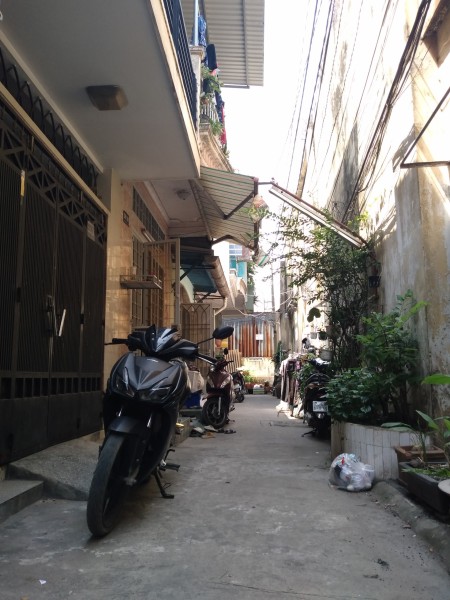 Bán nhà mặt tiền Bến Bình Đông, Quận 8 - Hẻm thông - 2 tầng ở ngay 3.5 tỷ