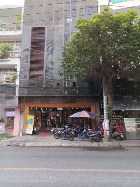 Cho thuê nhà mặt tiền đường Đồng Đen, ngang 8M