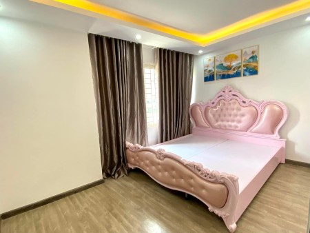 Bán Nhà Đẹp Dương Quảng Hàm, Ô Tô Đỗ Cửa, 40m, Giá 3,8 Tỷ