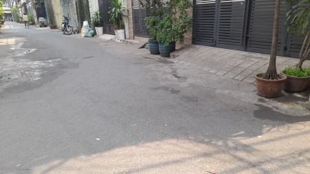 HOT! CHỦ GẤP BÁN!!! Bán nhà mặt tiền 6.5 tỷ có ngay nhà BTCT 5 tầng, Lộc Hưng, P.6 Tân Bình.