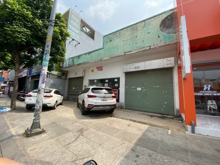 Cho thuê nhà mặt tiền Lũy Bán Bích, 14x45m, 1 trệt showroom, giá 185 triệu SDT 0911989098 - Quân