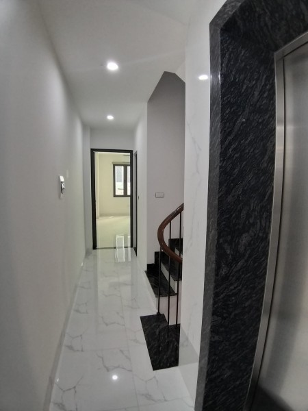 Bán nhà mặt tiền phố Đường Bưởi, DT 55m² x 10 tầng, co thang máy, gara, giá chỉ 22 tỷ đồng