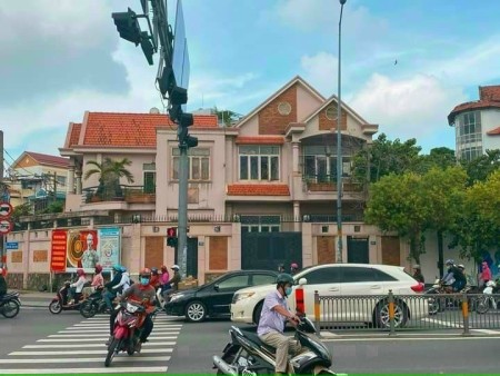 Cho thuê biệt thự góc 2MT Nguyễn Văn Trỗi, PN. DT 16x25m, 400m². Chỉ 450 triệu. LH 0911989098