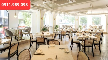 Cho thuê toà nhà 10 Tầng, góc 2mt Lê Thánh Tôn, Quận 1. Dt: 12*15m. Lh Quân: 0911989098.