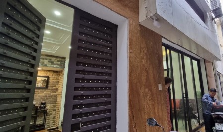 Hiếm có 102 - bán nhà siêu đẹp phố Âu Cơ 50m, ô tô, 5 tầng, nhỉnh 6 tỷ