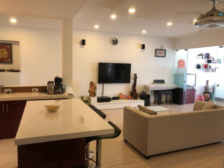 Cho thuê căn hộ chung cư Giai Việt Tạ Quang Bửu Q.8 có 3 Phòng ngủ