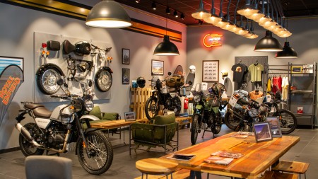 Mặt bằng 350m2 khu Trúc Bạch, làm nhà hàng, showroom. Mặt tiền rộng hơn 30m