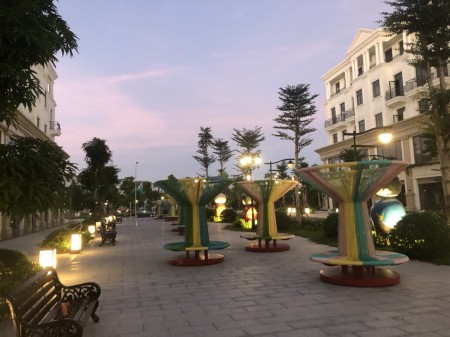 Đi đến slide 2