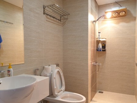 Bán căn hộ 1 ngủ 1 đa năng tầng trung, ngắm bể bơi 43m2 giá 1.78 tỷ Vinhomes Smart city