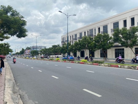 Thanh lý lô đất 80m2 đường Nguyễn Lương Bằng, quận 7, giá 2,5 tỷ. Gần công viên Bellaza