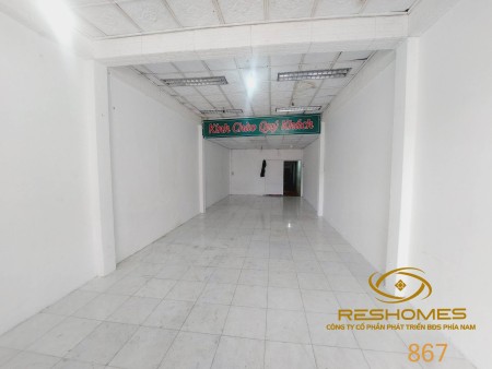 Cho thuê mặt bằng trống suốt gần Vincom - Thống Nhất, ngang 5m, set up tự do