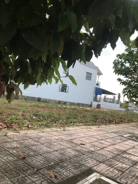 Bán đất 144m2 full thổ tại phường Tiến Thành, đường nhựa 17m, giá thấp hơn khu vực 15%