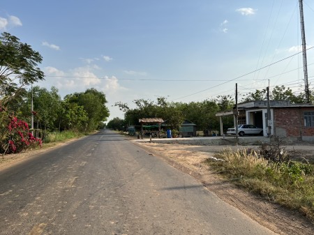 Cần bán lô đất 1000m, vi trí đẹp, sổ hồng riêng, cách QL22B 12km
