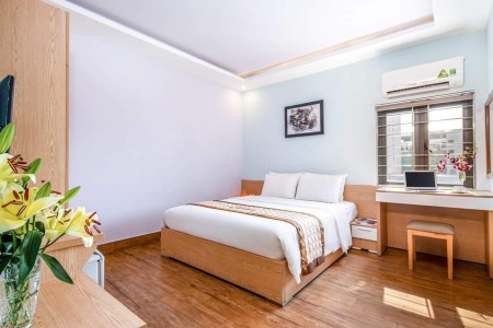 Bán nhà mặt tiền tòa căn hộ 5 tầng mới xây kiên cố - Mặt tiền đường 7m5 cách biển 100m