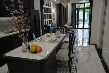 Chính chủ cần bán Shophouse đối diện TT Tp, thích hợp ở và buôn bán