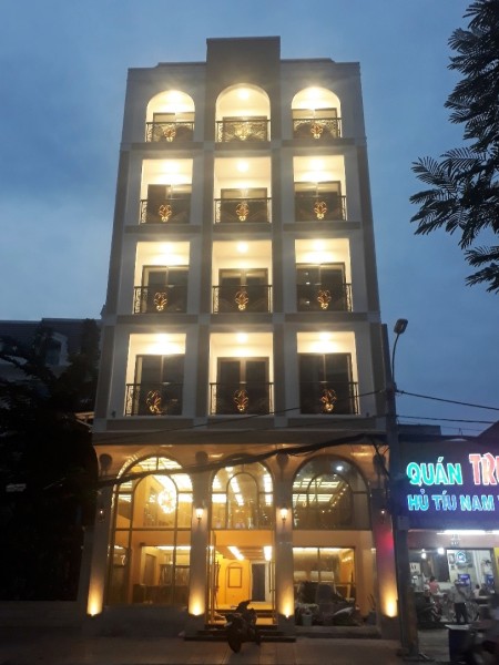 Cho thuê văn phòng mặt tiền Trương Công Định, DT 600m², giá thỏa thuận