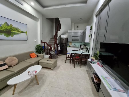 Cho thuê nhà phố Trần quốc vượng, cầu Giấy