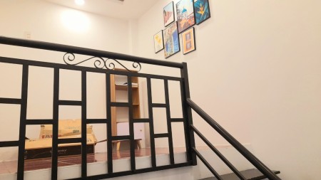 Bán nhà đẹp Nguyễn Trọng Tuyển, P.2 Tân Bình, tổng diện tích sử dụng 121m2, 3 tầng giá 6.5 tỷ.