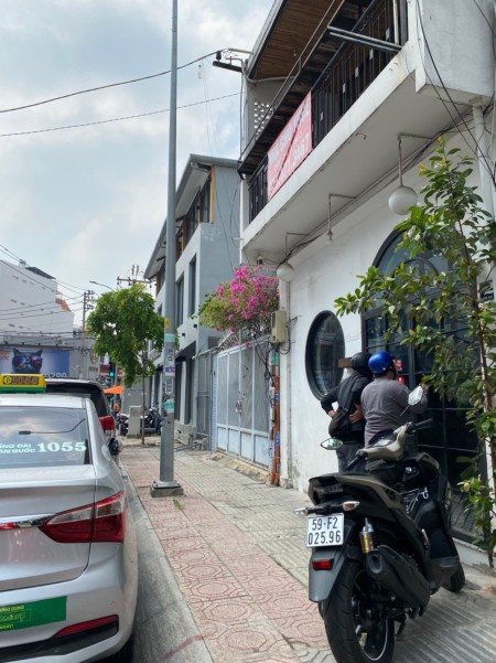 Cho thuê nhà mặt tiền đường Trần Nhật Duật Quận 1