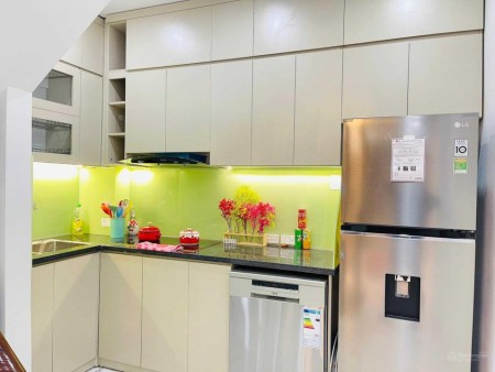 Đỉnh! Bán nhà riêng phố Đỗ Đức Dục, Nam Từ Liêm. DT 38m² MT 4 m, 3.5 tỷ, ô tô, kinh doanh.