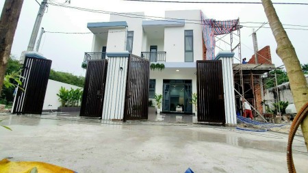Lên đây làm ăn thất thoát nên cần bán nhà để về quê ở làm ăn nên bán 100m2 1 lầu 1 trệt 800m2