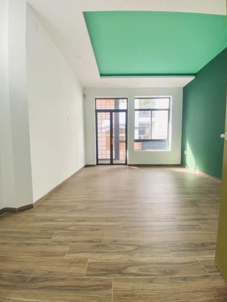 Chủ cần bán gấp nhà đẹp gần mặt tiền Bà Hạt, Q10, hẻm thông, 5 tầng, 3PN, 40m2, 9.2 tỷ.