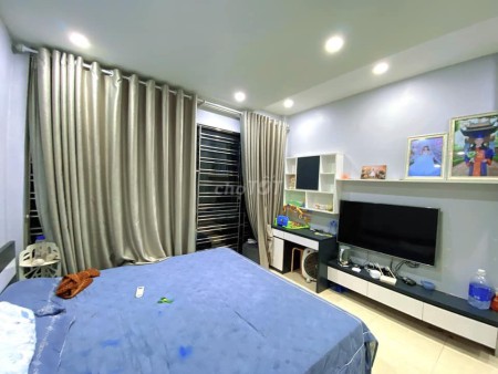 Bán Nhà đẹp Nghi Tàm TÂY HỒ ở siêu sướng 55m giá 6 tỷ.