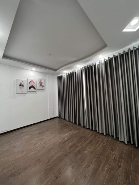 NHÀ RẤT ĐẸP - 5 TẦNG - XE HƠI VÀO NHÀ - NGAY NGÃ TƯ PHÚ NHUẬN.
