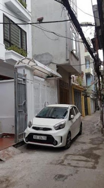 Bán nhà riêng do dân xây - ngõ ba gác - diện tích rộng - ở ngay