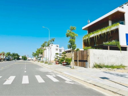 Đất nền có sổ - Công chứng ngay - Mặt tiền QL1A - Cạnh siêu thị Big C - Cạnh bệnh viện lớn khu vực