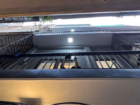 Bán nhà mặt tiền trung tâm Ba Đình, nhà siêu đẹp, nở hậu, ngõ thông! 4.35 Tỷ