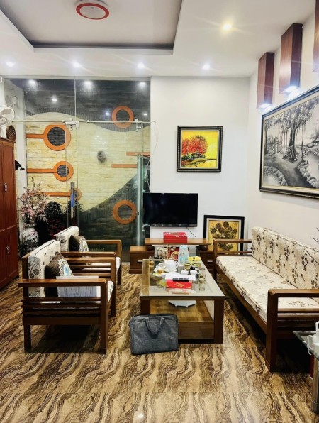 Cần tiền bán gấp Nhà Phương Mai, ngõ nông SH quay đầu, 5.5 tỷ, 52m