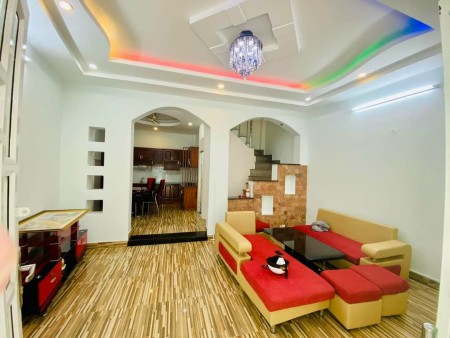 Cần bán nhà đẹp quận 4 - 4 tấm kiên cố -  xe hơi ngủ trong nhà - hẻm rộng như mặt tiền đường