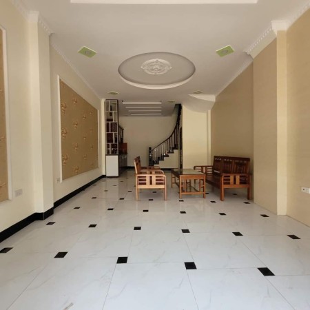 Bán nhà riêng ô tô đỗ cửa ngõ sát Hồ Văn Quán, sổ vuông đẹp, an sinh tốt