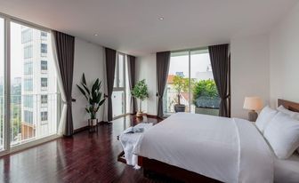 Bán ngôi nhà mặt phố Xuân Diệu Tây Hồ 100m2, giá 24 tỷ.