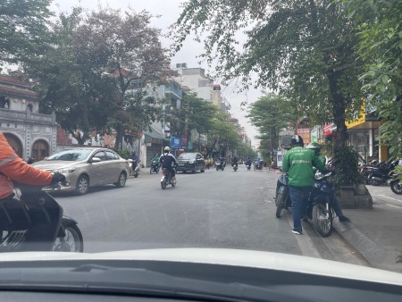 Cho thuê mặt bằng kinh doanh ngay mặt phố Khâm Thiên