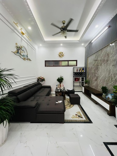 Bán nhà riêng hàng hiếm duy nhất 1 că phố Hoa Bằng - Ngõ thông - Gara ô tô - Kinh doanh