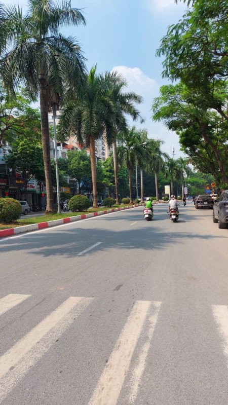 Bán nhà Mặt phố Nguyễn Khuyến, Văn Quán, HĐ, Kinh doanh đỉnh, vị trí siêu hot