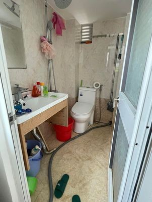 Pass phòng trọ mặt tiền đường quận 7, dọn vào ở ngay