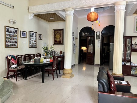 Bán nhà mặt tiền Hồ Ba Mẫu - Oto dừng đỗ 2 chiều - Vỉa hè mênh mông - Kinh doanh đắng cấp.