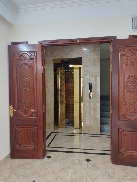 Cho thuê nhà nguyên căn mặt phố Lê Trọng Tấn, 8 tầng thang máy, mặt tiền 5m, 55 triệu/tháng