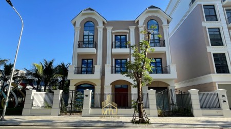 Chính chủ bán gấp nhà phố Vinhomes Quận 9, chỉ 24,5 tỷ