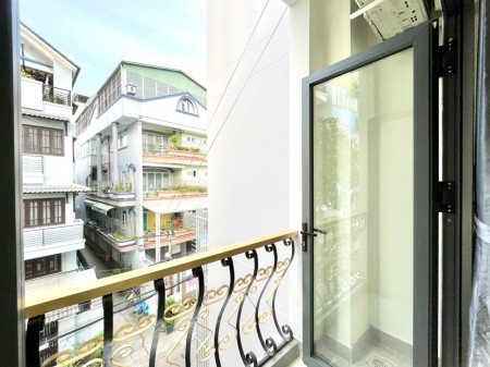 Cho thuê căn hộ ban công đón nắng ngay Bùi Đình Túy Bình Thạnh