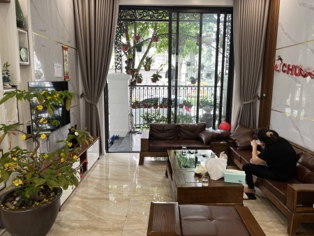 Bán biệt thự hoàn thiện full nội thất sổ lâu dài giá 15.3 tỷ tại Vin Gia Lâm (0985941715)