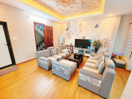Hot giá sốc bán gấp nhà đất quận Tây Hồ.