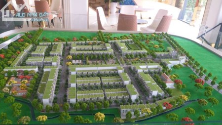 Cần bán đất 240m2 mặt tiền view sông - Dragon Pearl Đức Hòa, shr, tiện kinh doanh buôn bán
